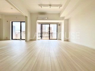 ���r���O�@�y���r���O�z14.5���̍L�X�Ƃ������r���O�E�_�C�j���O�B