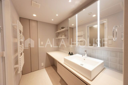 ʑEʏ@zeCNȐʃXy[XB@\Ɣɂ܂B