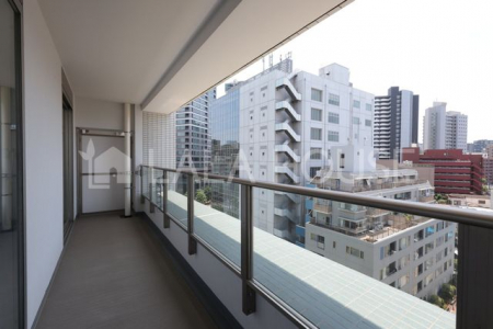 oRj[@7K8KɂꂼoRj[t݁