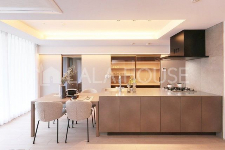 rO@O[WƂzeCNȂłB