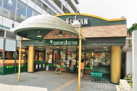 ���ӊ��@�N�C�[���Y�ɐ��O���ΐ�X �k��2���B 110m