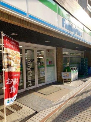 ���ӊ��@�t�@�~���[�}�[�g�O�c���≺�X �k��6���B 420m