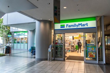 ���ӊ��@�t�@�~���[�}�[�g�V�[�o���X�A�E���[���X �k��6���B 460m