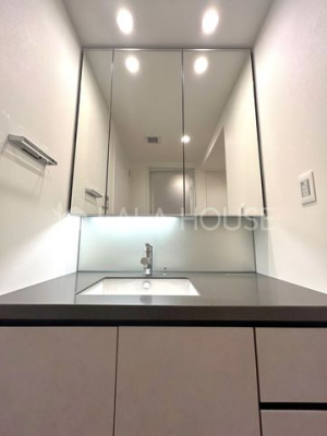 ���ʑ�E���ʏ��@�������[�t���̐��ʑ�