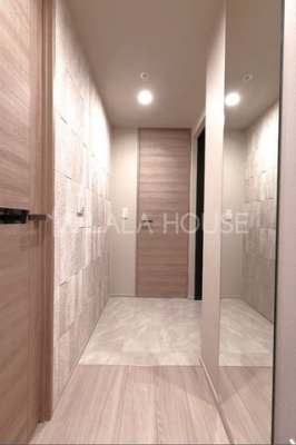 ���ց@���C�g�O���[�̗D�����F�����̌��փX�y�[�X